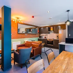 Code Pod - The Loft - Hostel